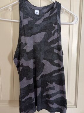 Old Navy Gray & Charcoal Camo Ribbed Tank Top